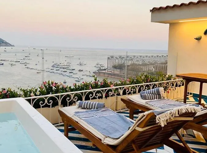 Πανσιόν Diamond Luxury 4*