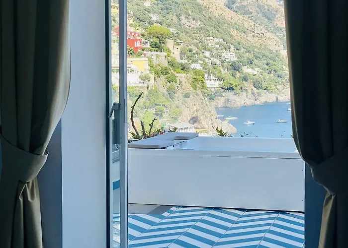 Πανσιόν Diamond Luxury 4*